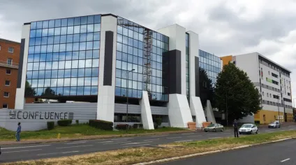 Bureaux à louer à Cergy dans immeuble fibre avec parkings couverts - Offre immobilière - Arthur Loyd