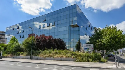 Bureaux à louer Cergy surfaces rénovées proche 3 Fontaines - Offre immobilière - Arthur Loyd