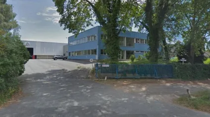 Locaux d activité à louer à Saint-Ouen-L'Aumône avec ponts roulants - Offre immobilière - Arthur Loyd