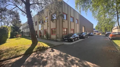 Locaux d’activités à vendre loué à Achères accessibilité directe autoroute A13 - Offre immobilière - Arthur Loyd
