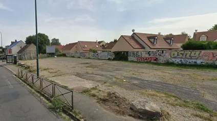 Terrain à vendre à Puiseux-Pontoise emplacement stratégique et potentiel de projet - Offre immobilière - Arthur Loyd