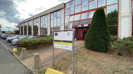 Locaux d'activité à louer à Gennevilliers dans parc sécurisé avec bureaux climatisés - Offre immobilière - Arthur Loyd