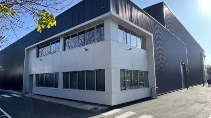 Locaux d'activité à louer à Villeneuve la Garenne proche quais de Seine - Offre immobilière - Arthur Loyd