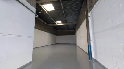 Locaux d'activité à la location Gennevilliers parc sécurisé et clôture - Offre immobilière - Arthur Loyd