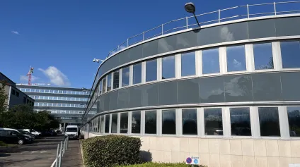 Locaux d'activité à louer à Nanterre accès poids lourds et parking extérieur - Offre immobilière - Arthur Loyd