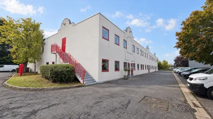 Bureaux à louer à Éragny modulables dès 40 m² près du parc des Bellevues - Offre immobilière - Arthur Loyd