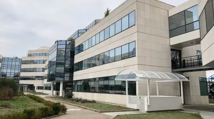 Bureaux à louer à Vélizy-Villacoublay dans immeuble indépendant rénové - Offre immobilière - Arthur Loyd