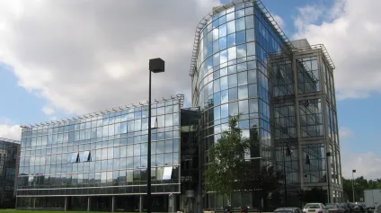 Bureaux à louer divisibles Paris Nord 2 proche RER B et bornes de recharge - Offre immobilière - Arthur Loyd