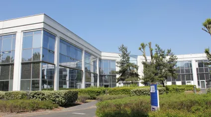 Location bureaux divisibles Villepinte proche RER B et services sur site - Offre immobilière - Arthur Loyd