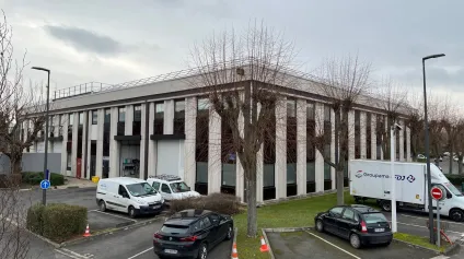 Location bureaux climatisés divisibles Villepinte accès immédiat RER B - Offre immobilière - Arthur Loyd
