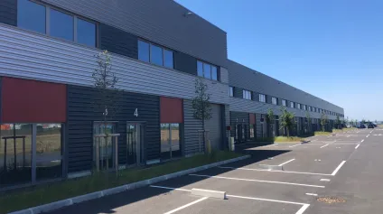 Locaux d'activité à louer au Thillay divisible dès 371 m² proche autoroutes - Offre immobilière - Arthur Loyd
