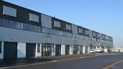 Locaux d'activité à louer à Saint-Denis proche axes majeurs et modulables - Offre immobilière - Arthur Loyd