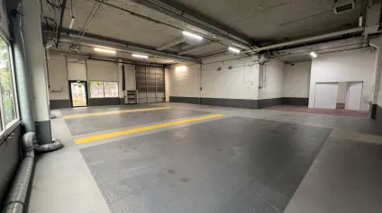 Locaux d'activité à louer 542 m² à Villepinte accès rapide Charles de Gaulle - Offre immobilière - Arthur Loyd