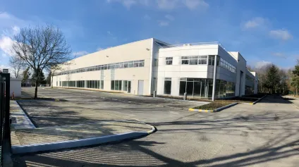 Entrepôt à louer à Tremblay-en-France accès poids lourds et parkings - Offre immobilière - Arthur Loyd