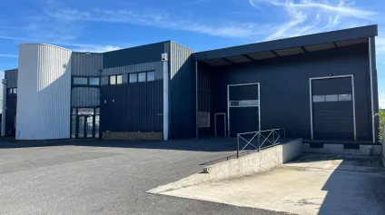 Entrepôt rénové en location à Goussainville secteur Roissy CDG avec stockage extérieur - Offre immobilière - Arthur Loyd