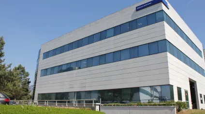 Location locaux d’activité certifiés HQE Paris Nord 2 Villepinte parkings - Offre immobilière - Arthur Loyd
