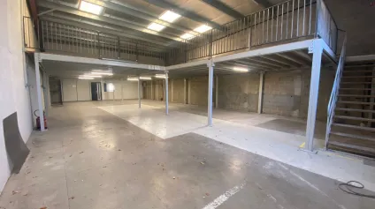 Locaux d'activités rénovés à louer - ZFU - 13016 Marseille - Offre immobilière - Arthur Loyd