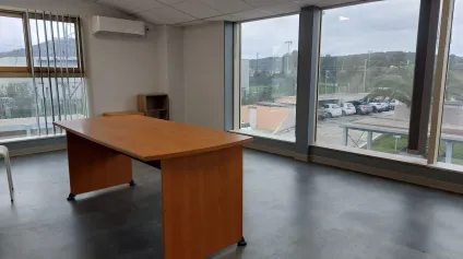 Bureaux rénovés meublés à louer - Les Playes - Six-Fours - Offre immobilière - Arthur Loyd