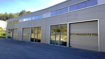 Cellule d'activité neuve à la location avec parkings - PARC DES RESTANQUES - ATHELIA - LA CIOTAT - Offre immobilière - Arthur Loyd
