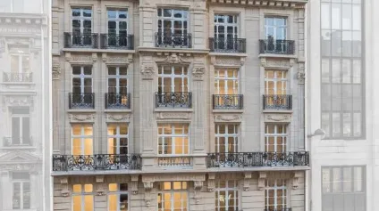 Bureau indépendant à louer Paris 8 terrasse privative et hall d accueil - Offre immobilière - Arthur Loyd