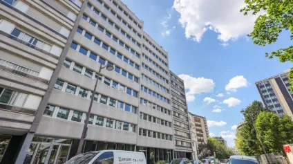 Bureaux à louer à Paris 15e proche Tour Eiffel avec terrasse aménagée - Offre immobilière - Arthur Loyd