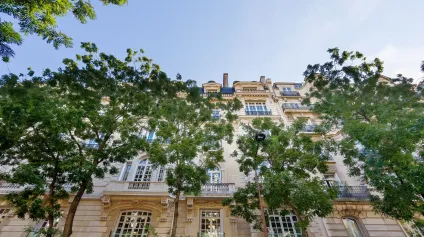 Bureaux à louer Paris espace rénové climatisé proche métro Victor Hugo - Offre immobilière - Arthur Loyd