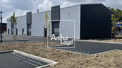 LOCAUX COMMERCIAUX NEUFS - À LOUER - SAINT JORY - PARKING ET ESPACES VERTS - Offre immobilière - Arthur Loyd
