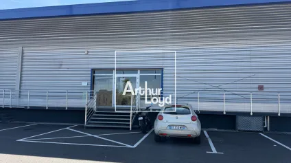 LOCAL D'ACTIVITE AVEC VITRINE - À LOUER - TOULOUSE PROCHE ROUTE D'ESPAGNE - Offre immobilière - Arthur Loyd