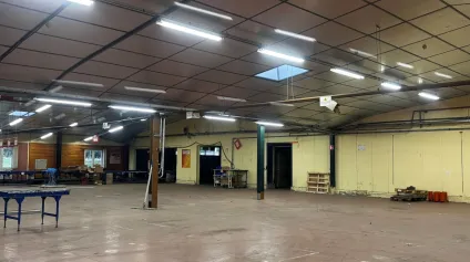 À VENDRE À SAINT-GALMIER - LOCAUX D'ACTIVITES DE 2 755 m² divisible à partir de 262 m² - Offre immobilière - Arthur Loyd