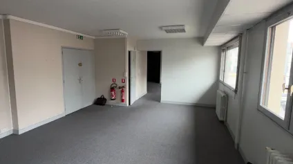<br />OPPORTUNITE - A vendre plateau de bureaux d'environ 200m²<br /> - Offre immobilière - Arthur Loyd