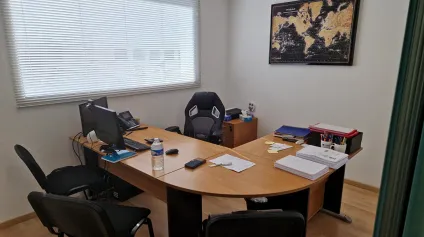 <br />A LOUER - LOCAL DE BUREAU - 80 M²<br /> - Offre immobilière - Arthur Loyd