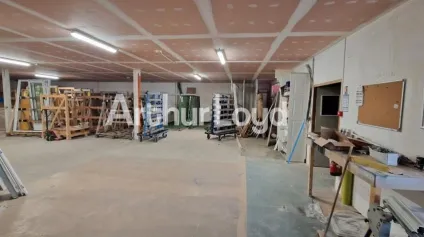 <br />Locaux d'Activités - À Louer - Mondeville<br /> - Offre immobilière - Arthur Loyd