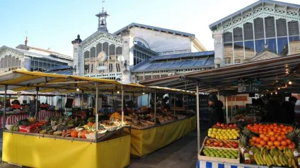 <br />Local commercial à vendre 72,7 m² avec cour privative Centre-ville de La Rochelle, proximité marché<br /> - Offre immobilière - Arthur Loyd