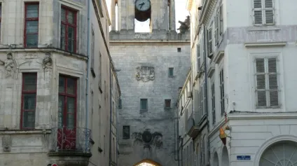 <br />A louer Bureaux commerciaux La Rochelle 187 m²<br /> - Offre immobilière - Arthur Loyd