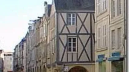 <br />Cession de bail La Rochelle 90 m²<br /> - Offre immobilière - Arthur Loyd