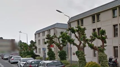 <br />A louer Bureaux centre-ville quartier gare - La Rochelle - 240 m²<br /> - Offre immobilière - Arthur Loyd