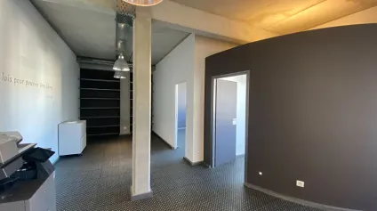 <br />A LOUER, 65 m² Bureaux La Rochelle - Quartier la Pallice<br /> - Offre immobilière - Arthur Loyd