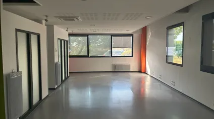 <br />A louer Bureaux La Rochelle 141 m²<br /> - Offre immobilière - Arthur Loyd