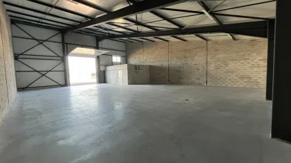LOCAL D'ACTIVITE - ENTREPOT à LOUER de 352 m² - Offre immobilière - Arthur Loyd