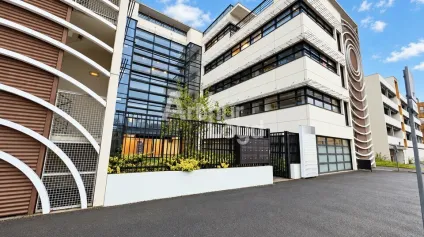 À LOUER : PLATEAU DE BUREAUX D'ENVIRON 685,20 M² - 13 STATIONNEMENTS - GARE SUD LE MANS - Offre immobilière - Arthur Loyd