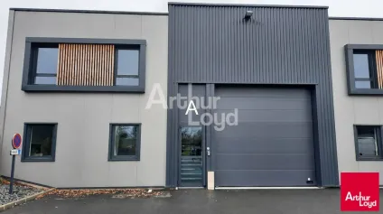 A LOUER - CELLULE D'ACTIVITE RECENTE DE 230 M² - SAINT GILLES - Offre immobilière - Arthur Loyd