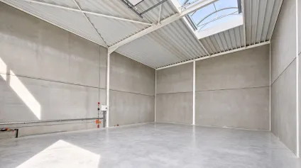 A LOUER LOCAUX D'ACTIVITÉ 1 600 m² - MONTATAIRE VILLAGE ÉCONOMIQUE - Offre immobilière - Arthur Loyd