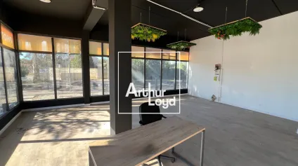 Local commercial à louer - Saussan - Vitrine - Offre immobilière - Arthur Loyd