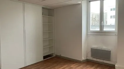 A VENDRE A LOUER PLATEAU DE BUREAUX 101 M² PORT DE COMMERCE BREST - Offre immobilière - Arthur Loyd