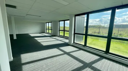 Bureaux à louer à SAINT MARTIN DU VIVIER 76160 - Offre immobilière - Arthur Loyd