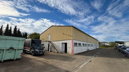 A LOUER - DEPOT / STOCKAGE - ISNEAUVILLE - Offre immobilière - Arthur Loyd