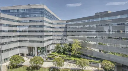 Bureaux à louer à Nanterre avec accès privatif et hall d accueil rénové - Offre immobilière - Arthur Loyd