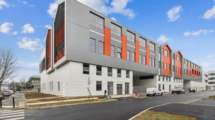 Locaux d activité à louer à Nanterre dans immeuble neuf certifié BREEAM - Offre immobilière - Arthur Loyd