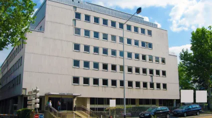Bureaux à louer à Nanterre accès direct Paris hall rénové et transports à pied - Offre immobilière - Arthur Loyd