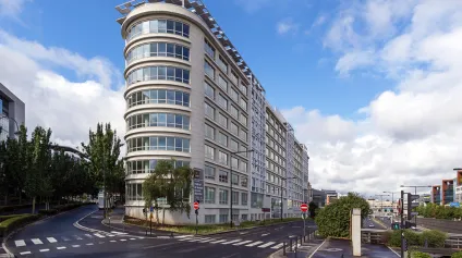 Bureaux à louer à Rueil-Malmaison dans immeuble de services modernes et lumineux - Offre immobilière - Arthur Loyd